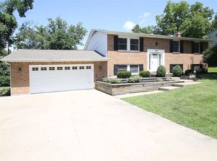 1810 Paris Dr, Godfrey, IL 62035