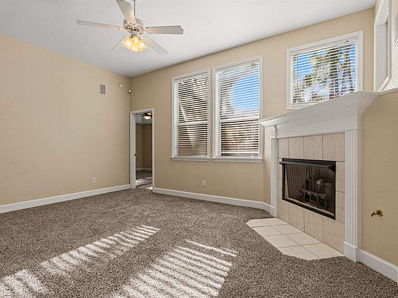 4th image of 4869 Lake Park Dr