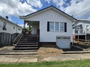 27 W Baker St, Harrisburg, IL 62946