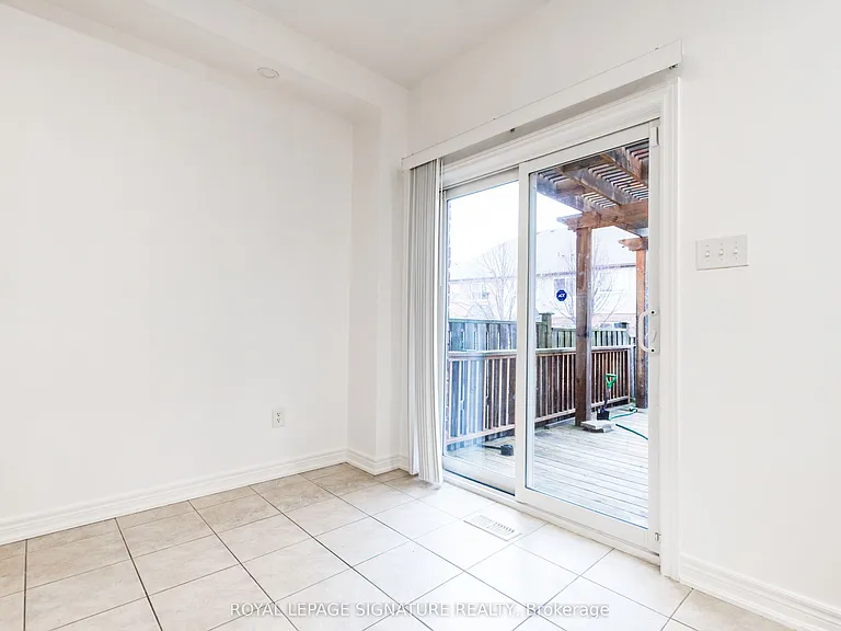 3082 Cabano Cres — Photo 26