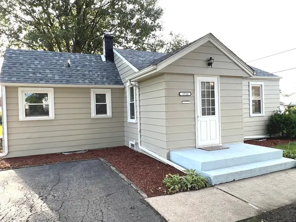 1723 Dearborn St, Crest Hill, IL 60403