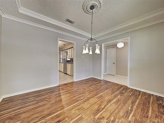 4th image of 807 Olympia Dr