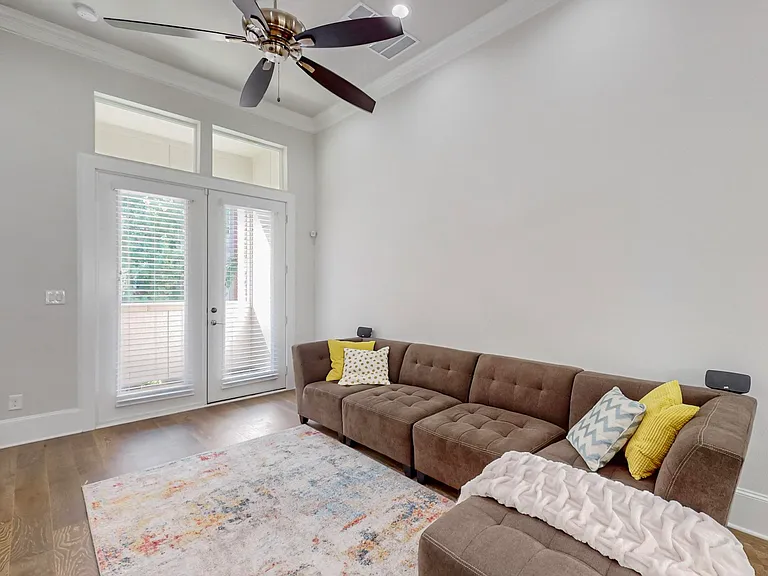 638 Dalton Ln #802 — Photo 8