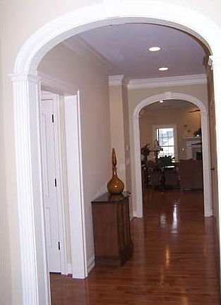 4th image of 1026 Lindenshire Dr