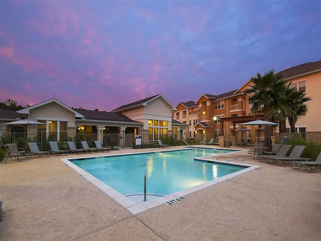 Azure Pointe — Photo 2