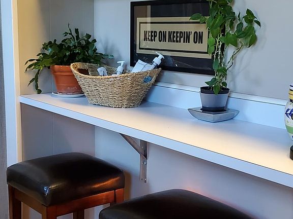 Breakfast Bar in Kitchen