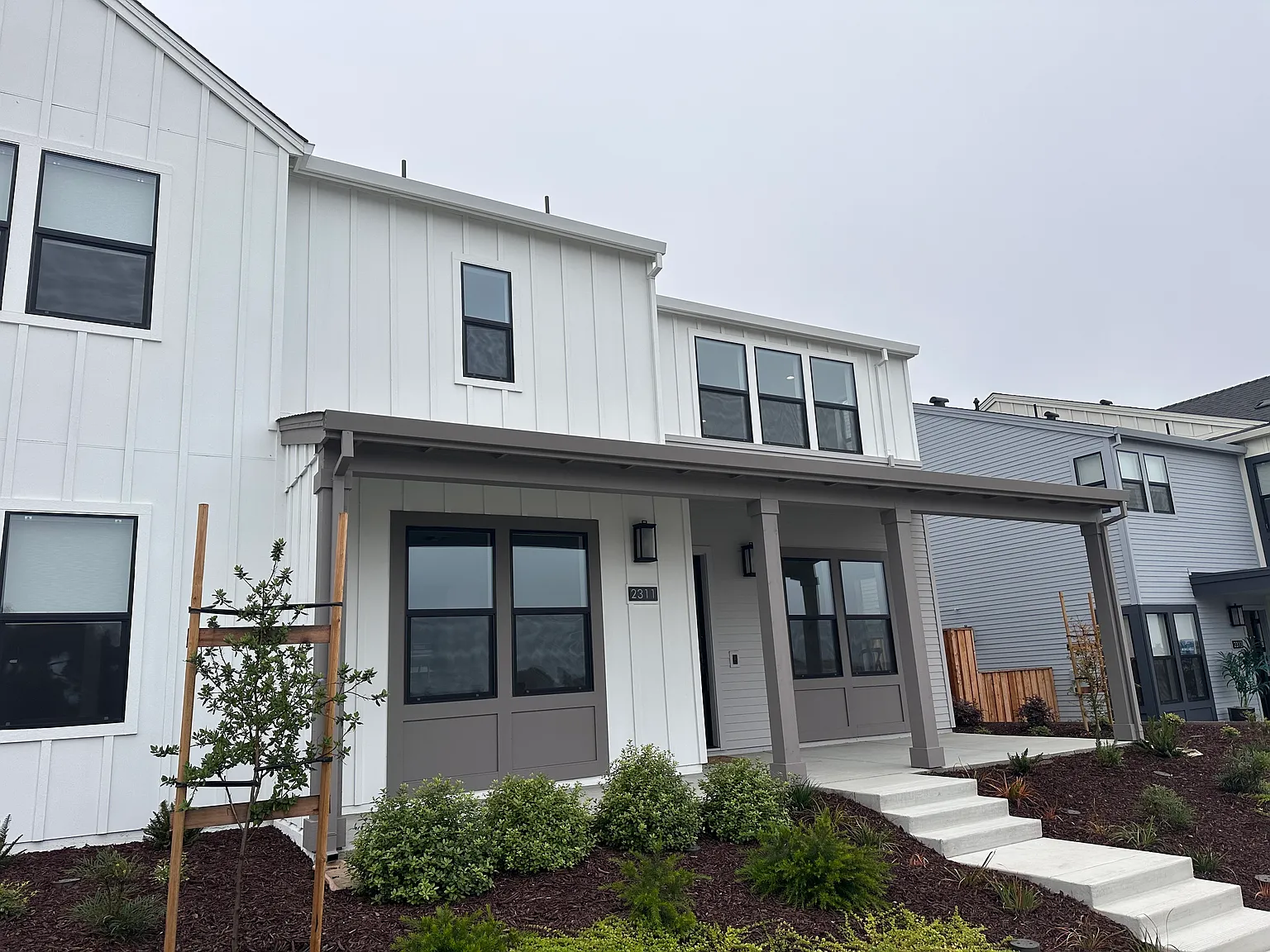 4 bed, 2300 sqft, $5,250 — Photo 3