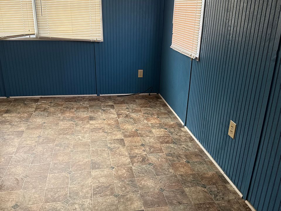 2nd image of 2609 Deans Bridge Rd #A