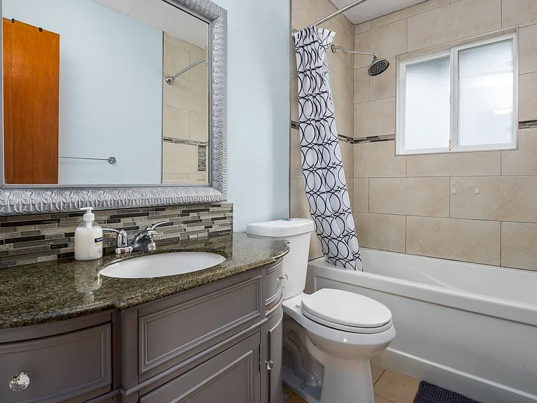 2129 Fitzgerald Ave — Photo 16