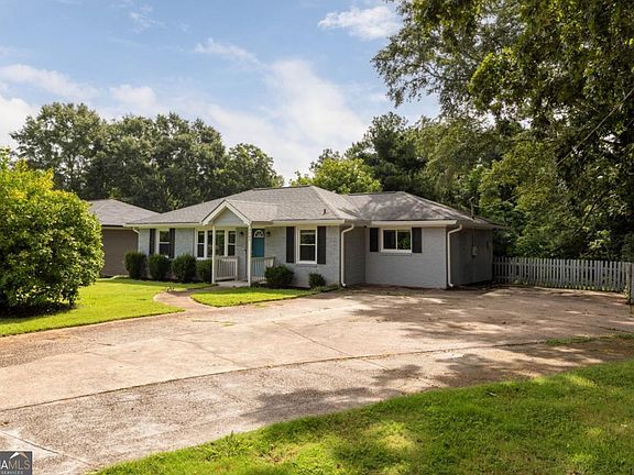 3rd image of 2485 Tilson Rd