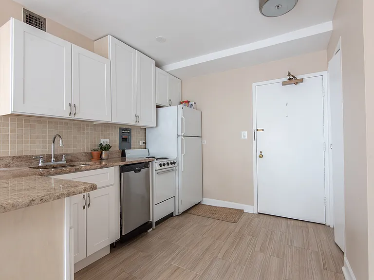 3420 N Lake Shore Dr #12J — Photo 16