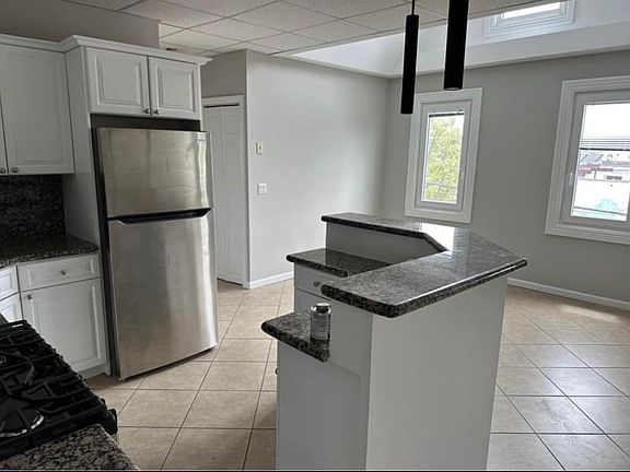 4th image of 2689 Wilson Ave #1