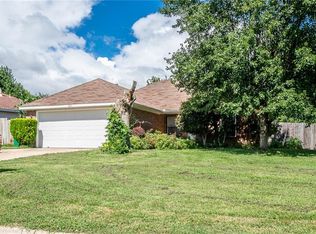 201 N Bailey St, Lowell, AR 72745