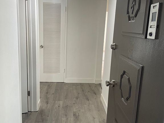 4th image of 10810 Missouri Ave