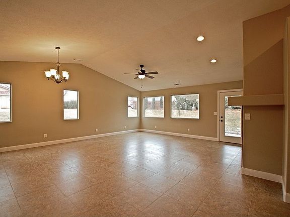 3rd image of 524 S Indian Hills Dr Unit 101