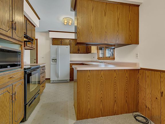 5th image of 1008 23rd Ave N