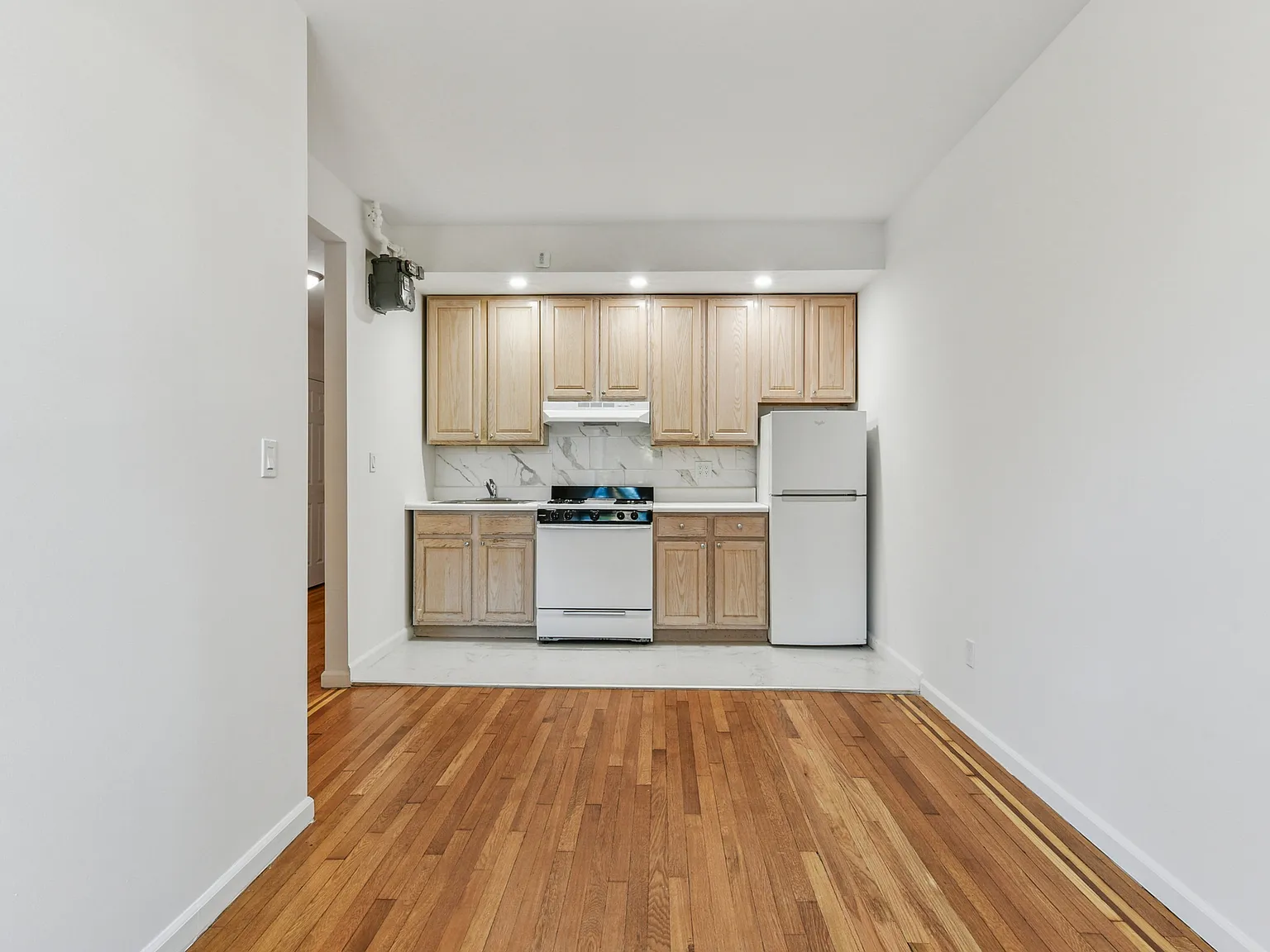 920 Riverside Drive — Photo 3
