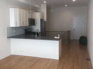 1504 Green St #1R, Philadelphia, PA 19130