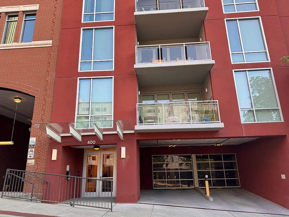 400 Hunt St #201