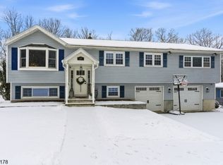 17 Rosemont Rd, Jefferson Twp., NJ 07438