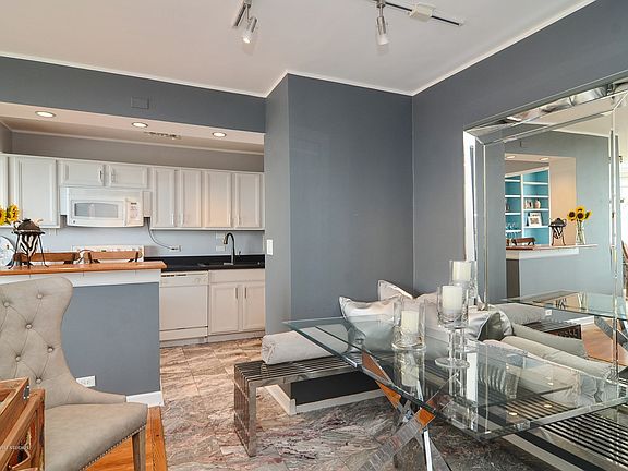 5th image of 3900 N Lake Shore Dr APT 14C