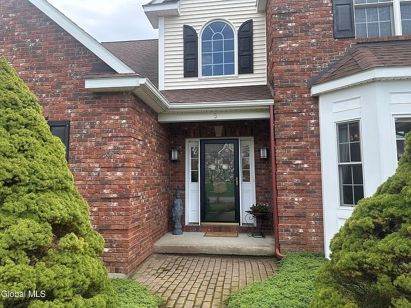 2nd image of 5 Avallon Way