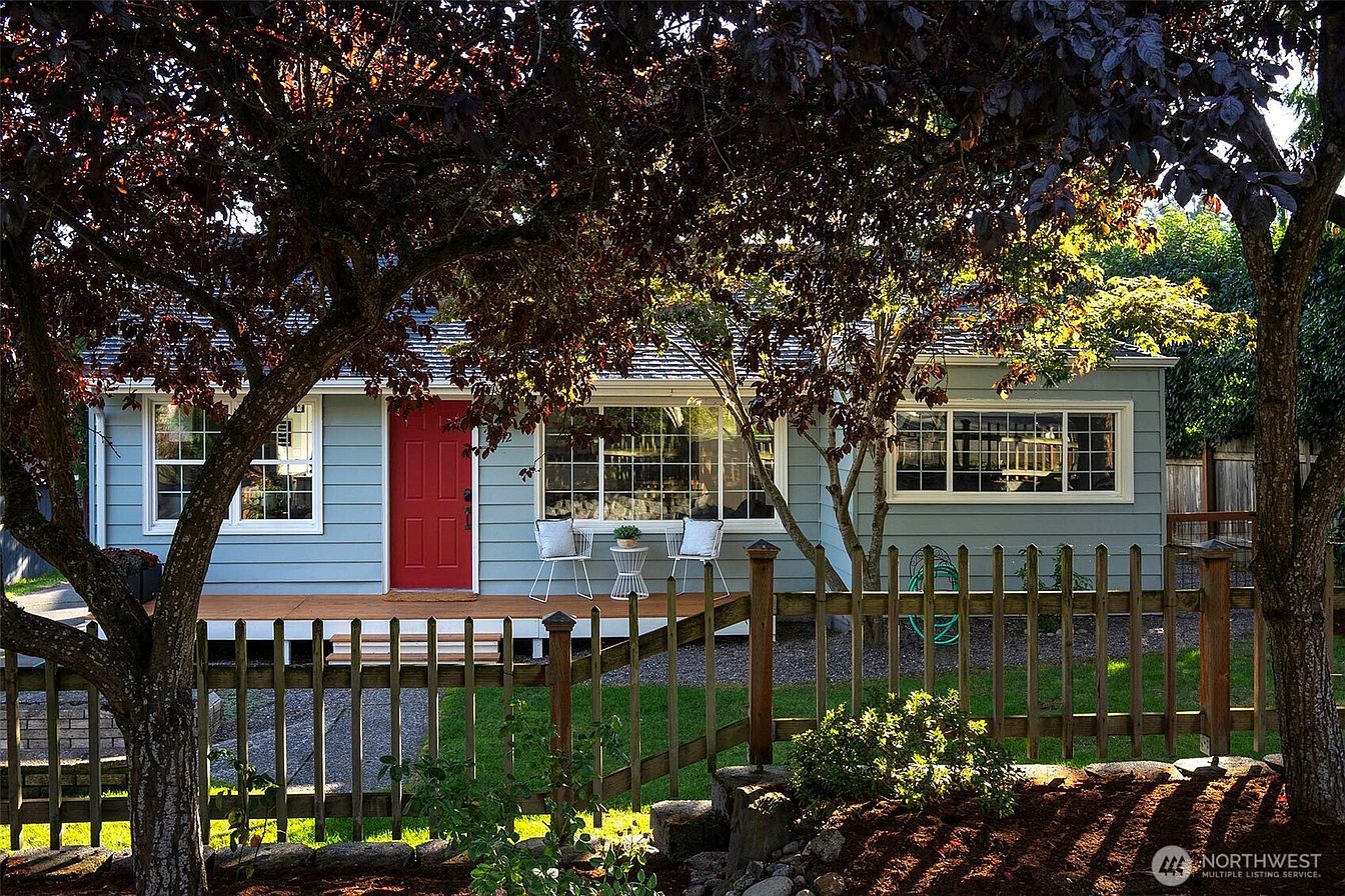 1st image of 9512 40th Avenue NE