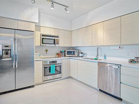 4th image of 4250 Biscayne Blvd APT 512
