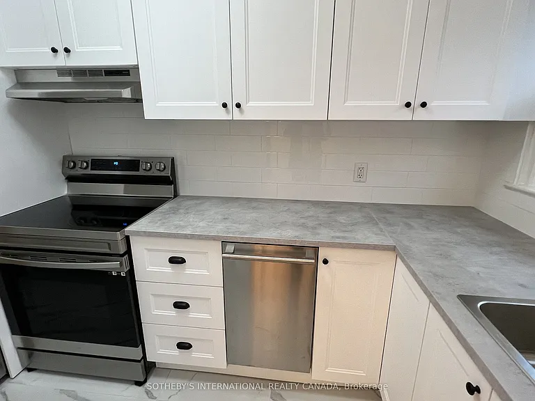 126 Braemar Ave #UPPER — Photo 16