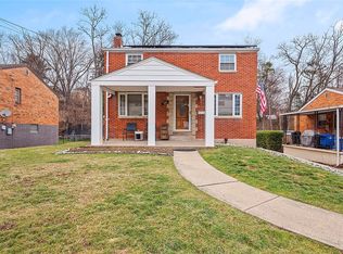 222 Meadowdell Dr, Pittsburgh, PA