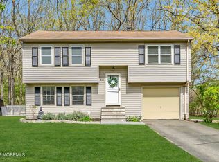6 Robin Road #1000, Howell, NJ 07731