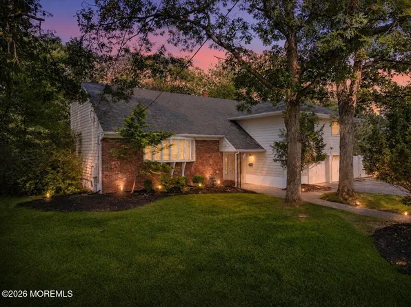 15 Moraine Road, Edison, NJ 08820