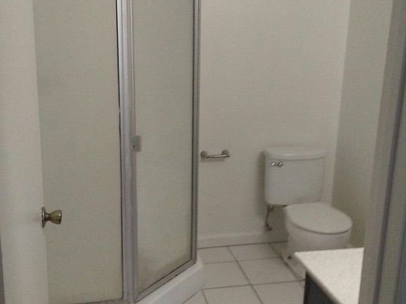 4th image of 218 W Vermont Ave APT 2