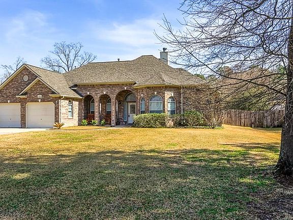2nd image of 1006 Monarch Oak Dr
