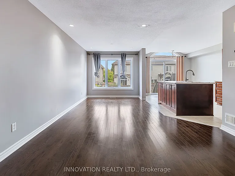 126 Garrity Cres — Photo 8