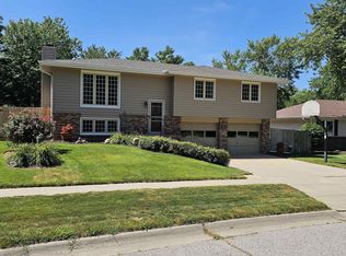 4211 Bingham Ln, Lincoln, NE 68516