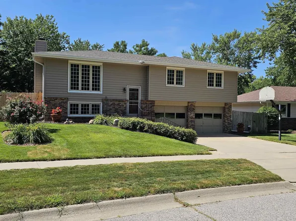 4211 Bingham Ln, Lincoln, NE 68516