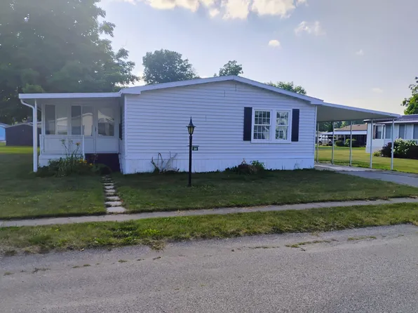 30 Sycamore Ave NE, Cedar Springs, MI 49319