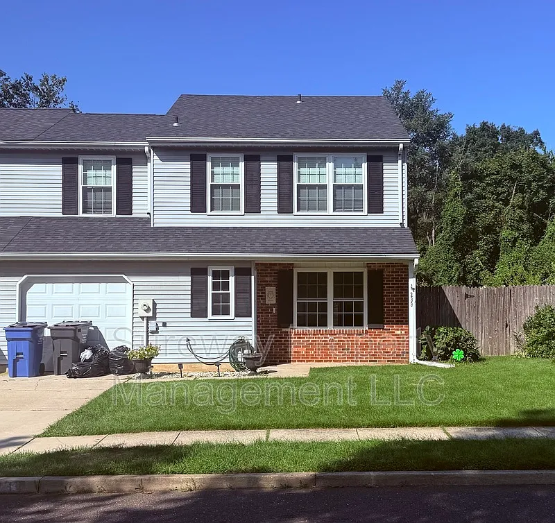 3 bed, 2.5 bath, 1392 sqft, $2,500 — Photo 1
