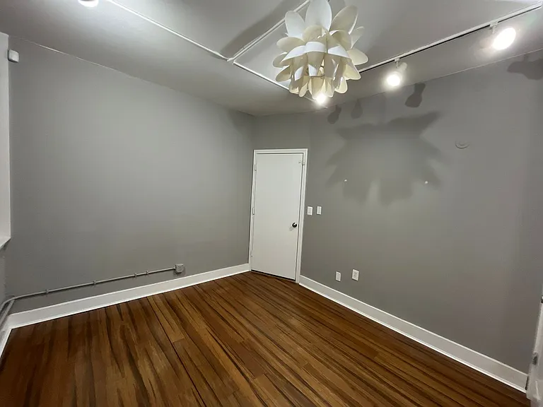 588 East St — Photo 17