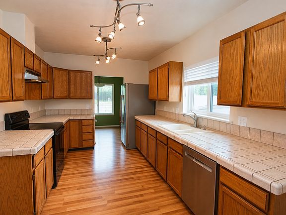 5th image of 230 Mountain Ridge Rd