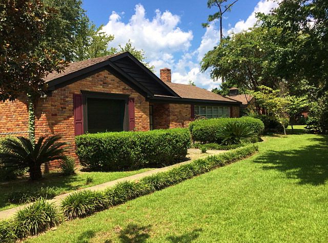 1st image of 3230 Oak Garden Dr
