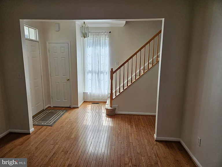 20323 Swallow Point Rd — Photo 8