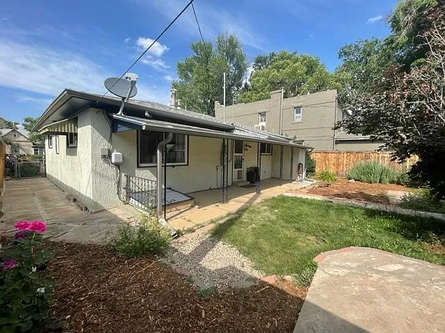 410 E 2nd St — Photo 24