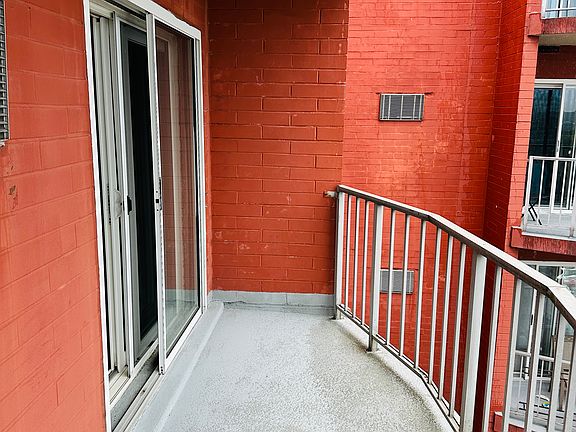 4th image of 115 W Squantum St APT 1114