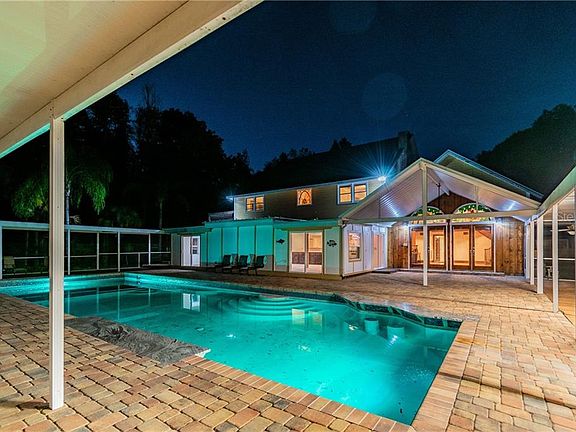 3rd image of 15804 Timberwood Dr