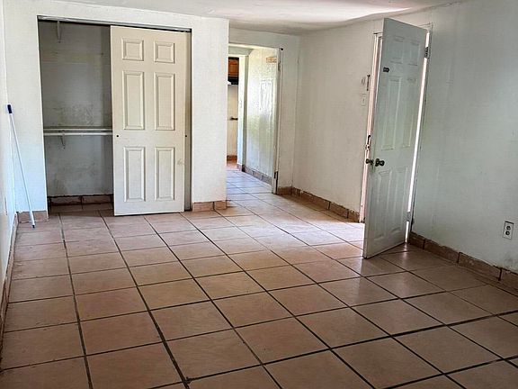4th image of 230 S Cottage Street
