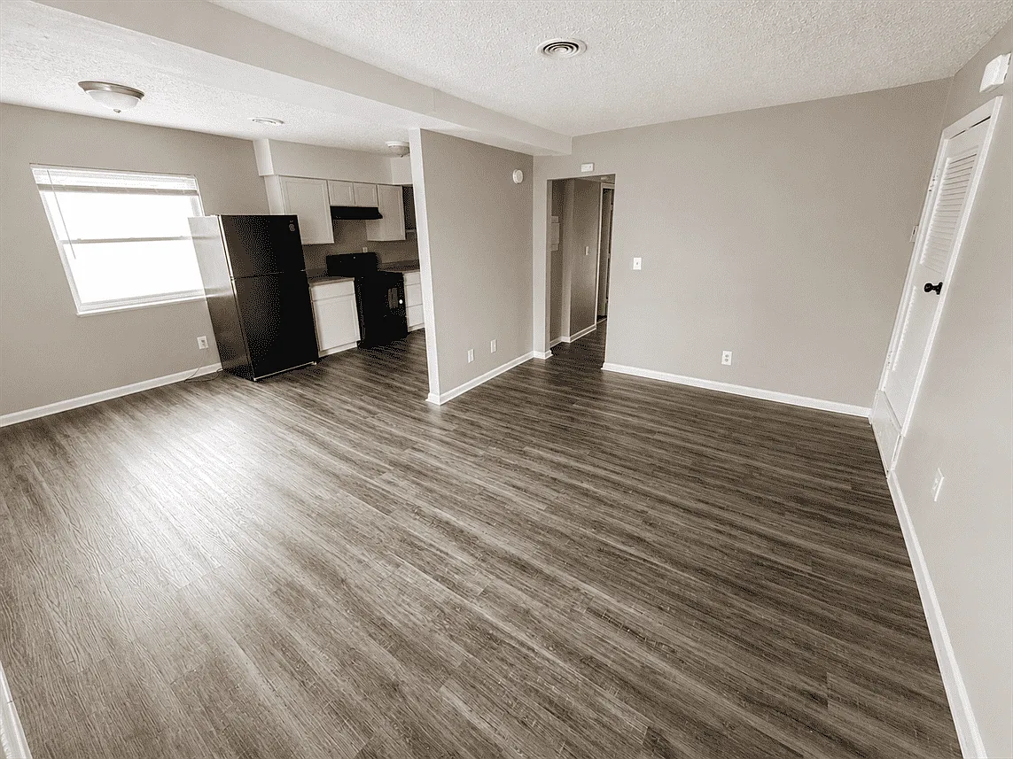 2 bed, 1.5 bath, 725 sqft, $745 — Photo 3