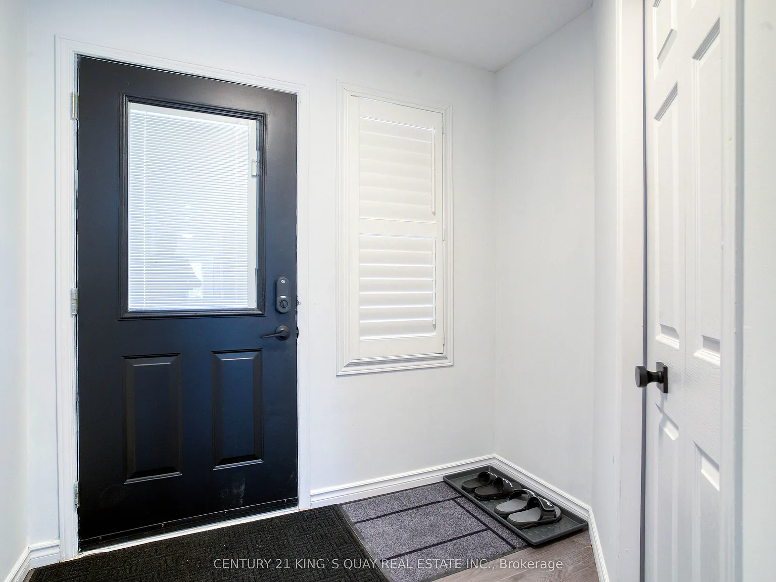 4 bed, $3,200 — Photo 4