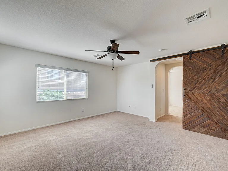 6637 Cliff Shore Ct — Photo 35